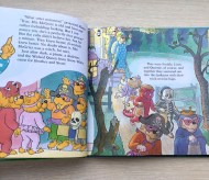 Stan & Jan Berenstain - The Berenstain Bears - Happy Halloween